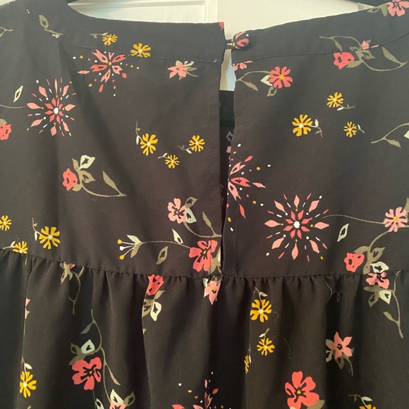 🌸 Lane Bryant Floral Top 18 🌸 - Picture 4 of 6